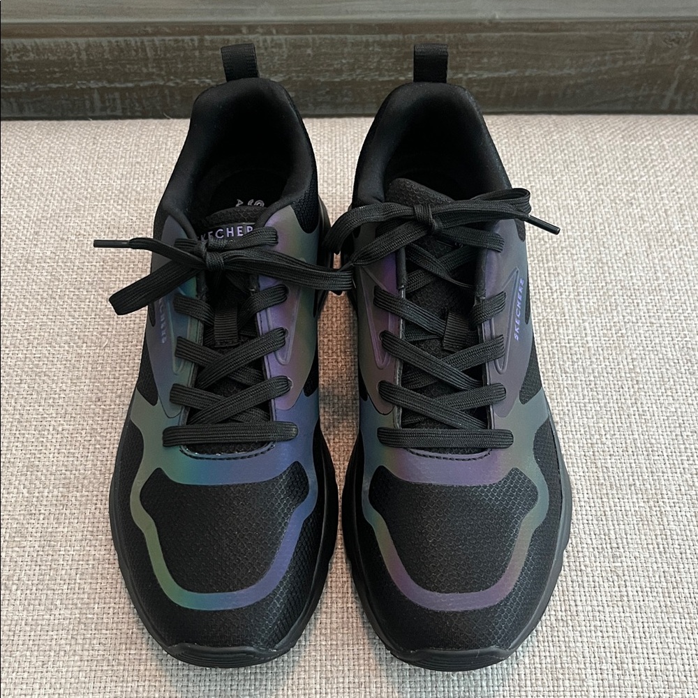 Skechers, Sir-cooled, Memory Foam sneakers, size 8.5.